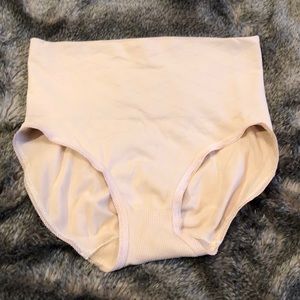 NWOT LOVING COMFORT SHAPEWEAR PANTIES, MEDIUM